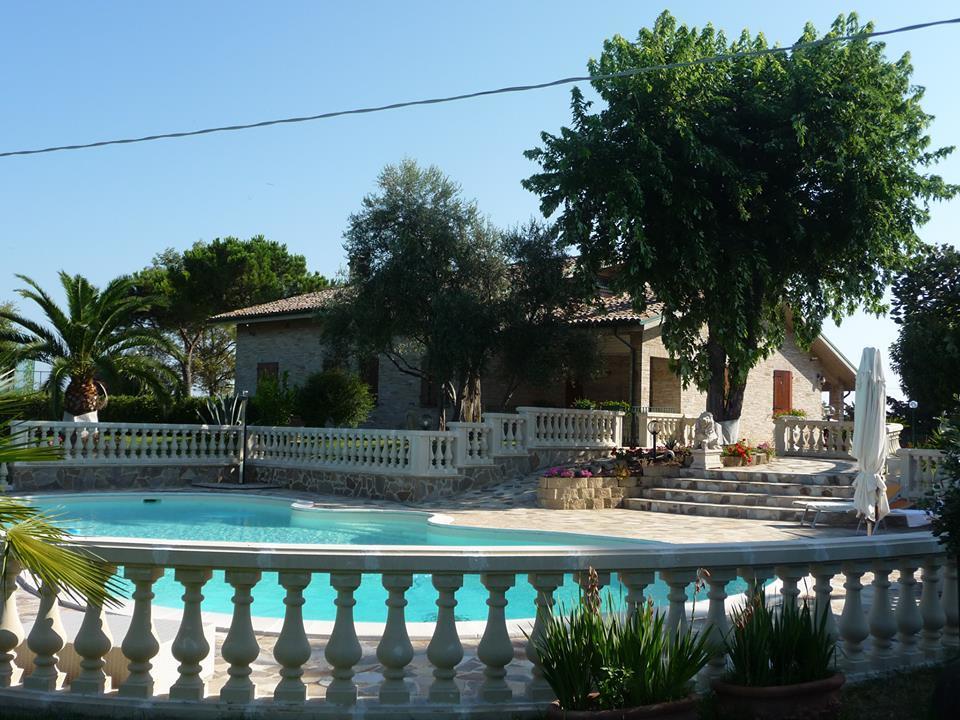 Country House Resort Villa Giardino Degli Eventi 法诺 外观 照片