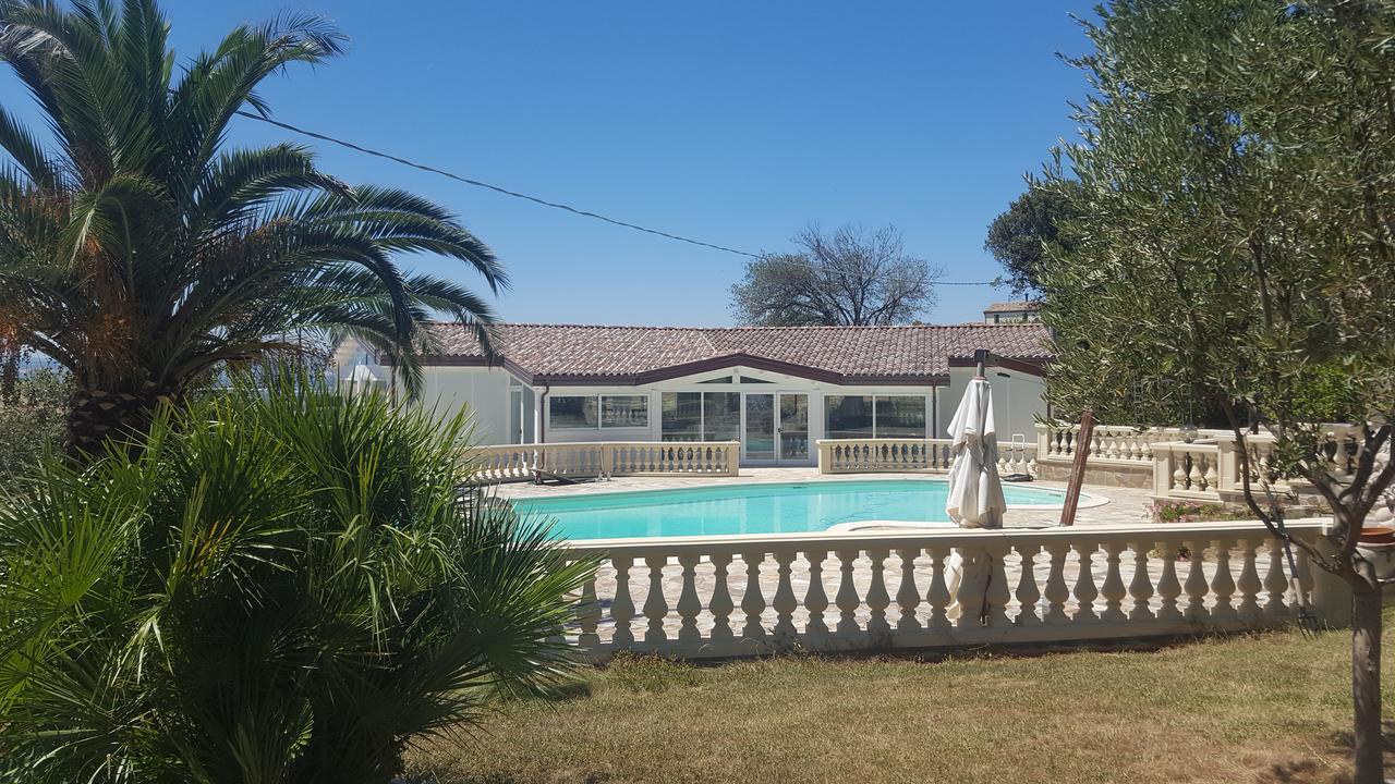 Country House Resort Villa Giardino Degli Eventi 法诺 外观 照片
