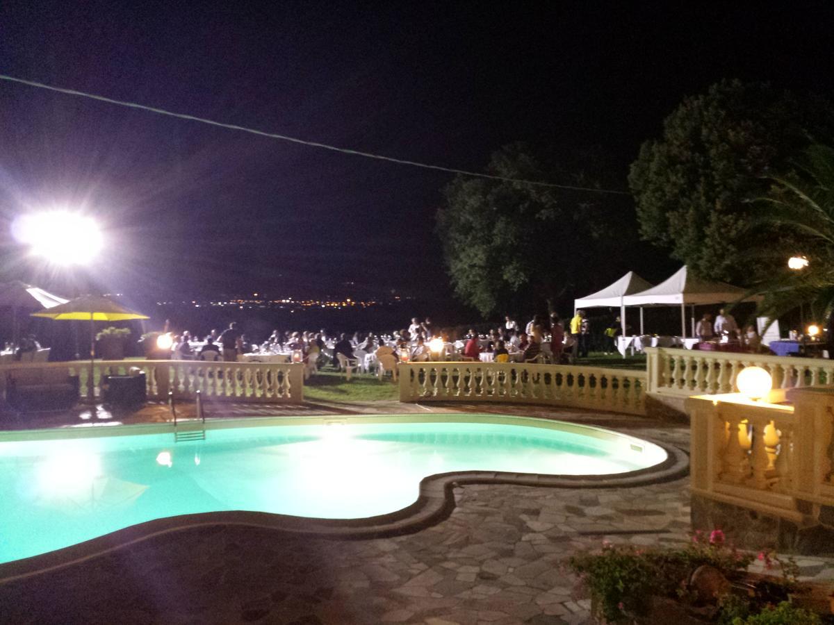 Country House Resort Villa Giardino Degli Eventi 法诺 外观 照片