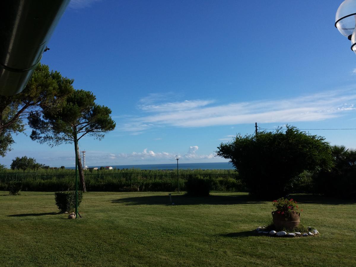 Country House Resort Villa Giardino Degli Eventi 法诺 外观 照片
