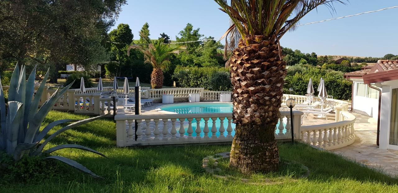 Country House Resort Villa Giardino Degli Eventi 法诺 外观 照片
